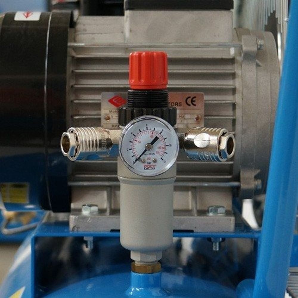 Compresor industrial 100l, 2.2kW, 8bar Compresor industrial 100l, 2.2kW, 8bar