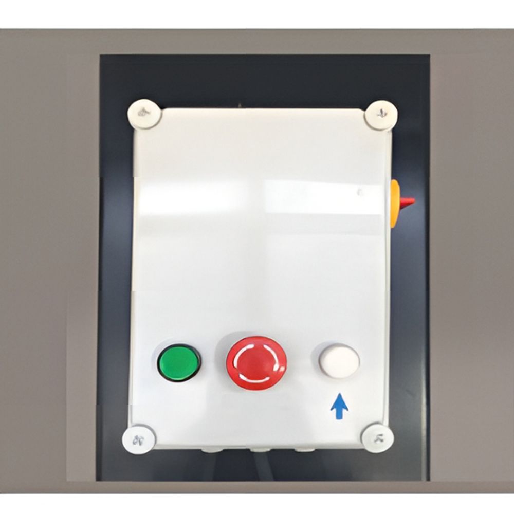 Four-post lift with 4t load capacity, central manual safety lock release, mobile kit Four-post lift with 4t load capacity, central manual safety lock release, mobile kit