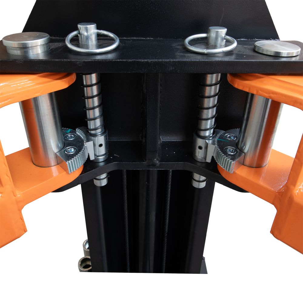 Two-post lift, 4.5t, manual lock release Two-post lift, 4.5t, manual lock release