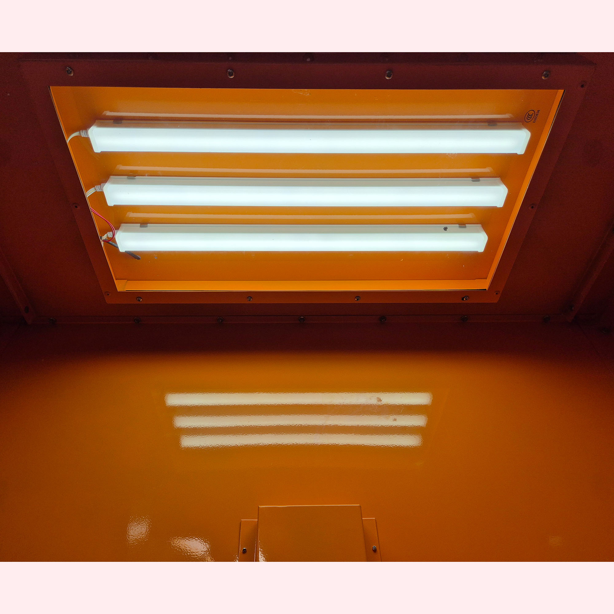 Pískovací box s tlakovou nádobou a dvojitým motorem, LED osvětlení, 1000 l Pískovací box s tlakovou nádobou a dvojitým motorem, LED osvětlení, 1000 l